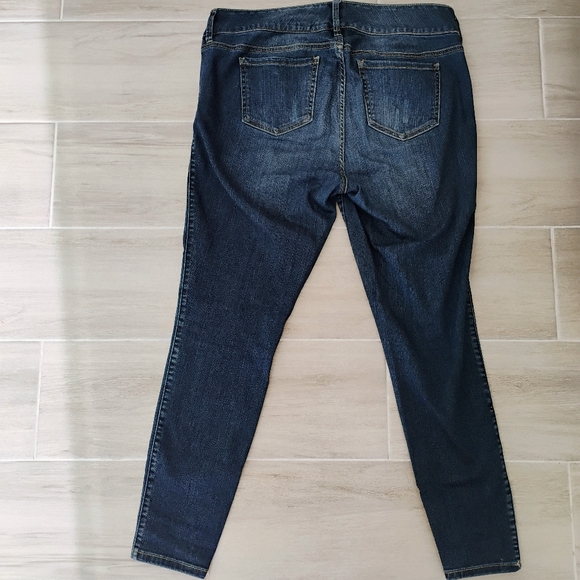 Torrid Blue Denim Distressed Jeggings Size 16R - Picture 9 of 13